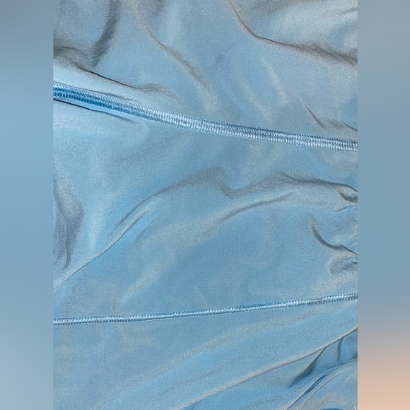 Lululemon shorts - Picture 4 of 6